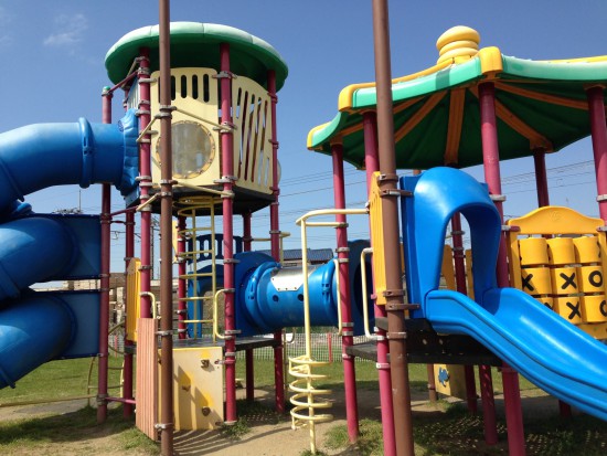 出羽公園の遊具