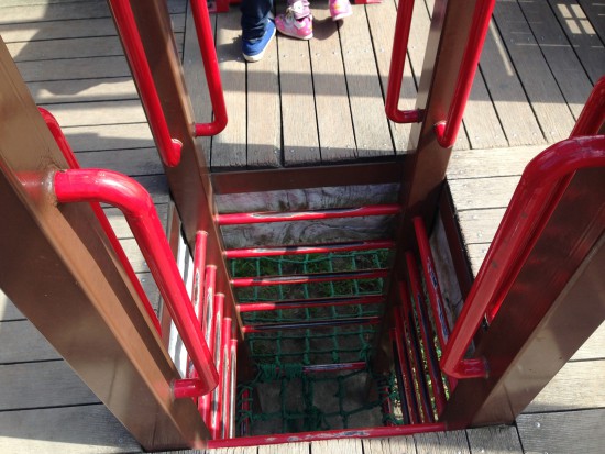 出羽公園の危険な遊具