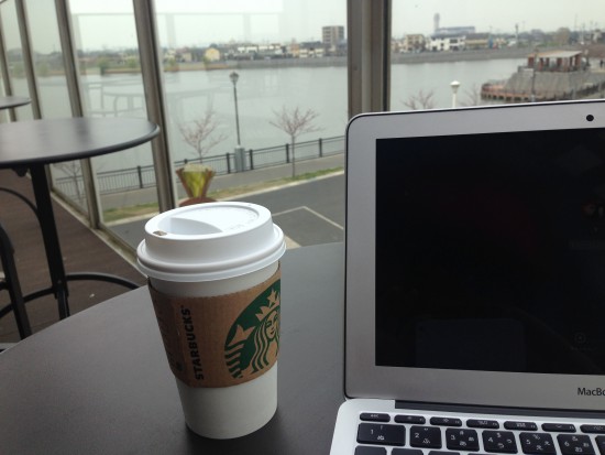 スタバのテラス席
