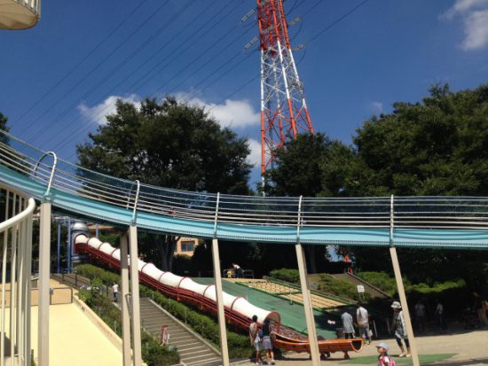 わんぱく広場の大きな滑り台