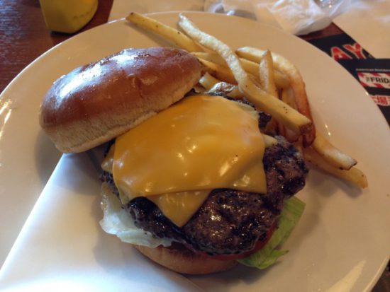 フライデーズチーズバーガー