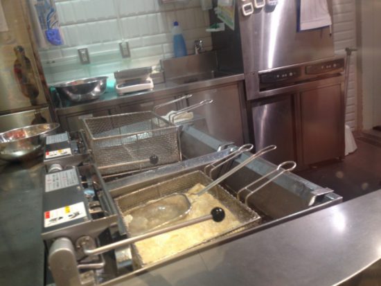 ポテトチップスを作っているところ