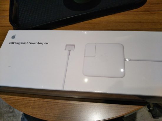 MacBook Airの充電器