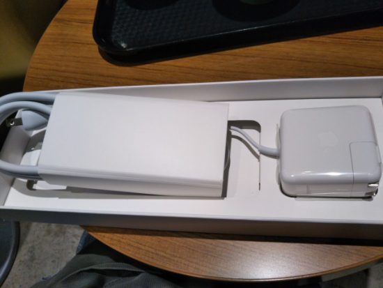 MacBook Airの充電器