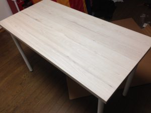IKEAのデスク