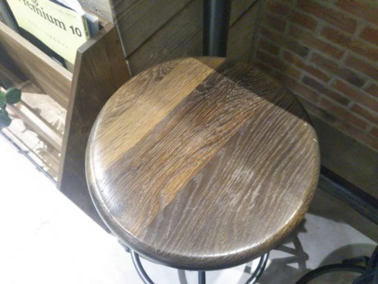 ニコアンドのイス