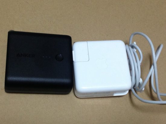 MacBookAirの充電器と比較