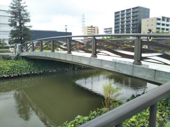 におどり公園の橋