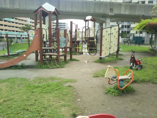 におどり公園の遊具