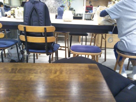 アールベイカーのイス