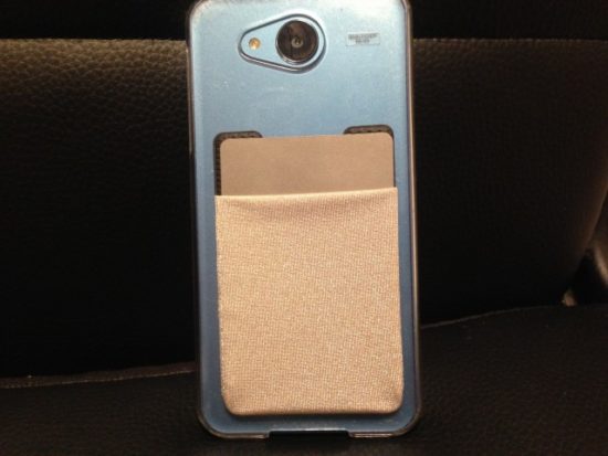 スマホに貼るカードケース