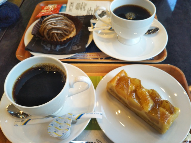 マイネッツカフェケーキセット