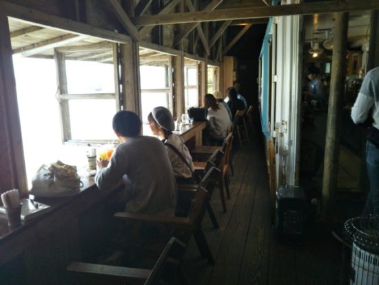 浜辺のカフェ
