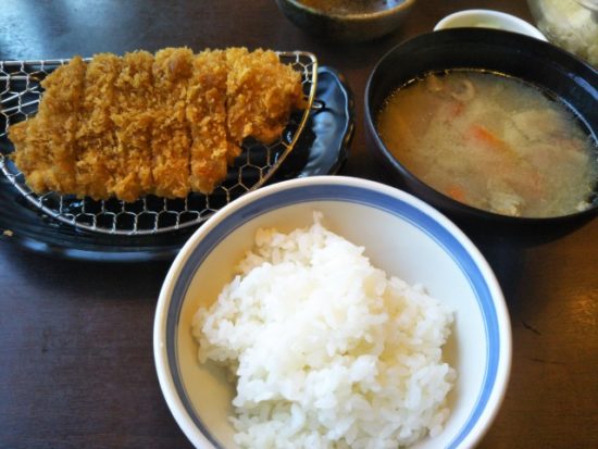 かつはな亭のロースかつ定食