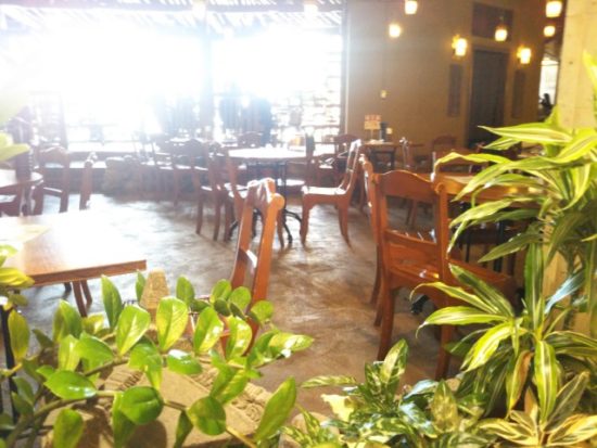 モンスーンカフェの店内