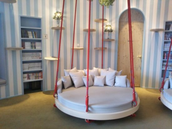 猫カフェmochaの店内