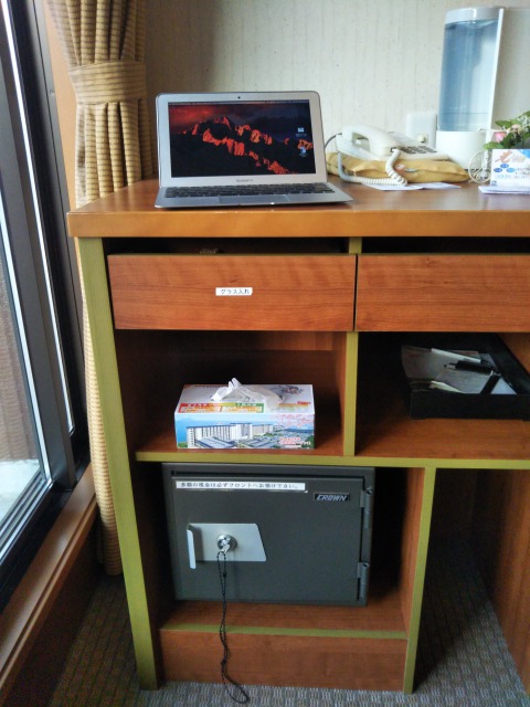 台の上のMacbookAir