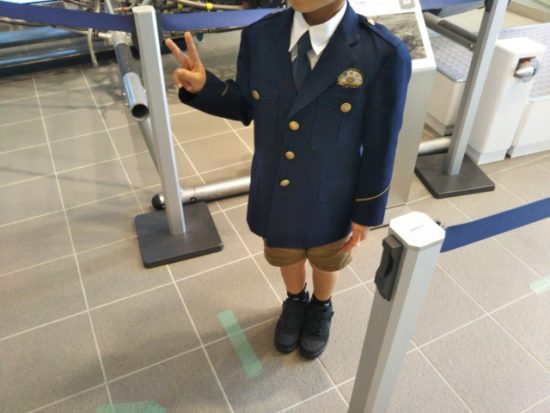 制服を着た長男