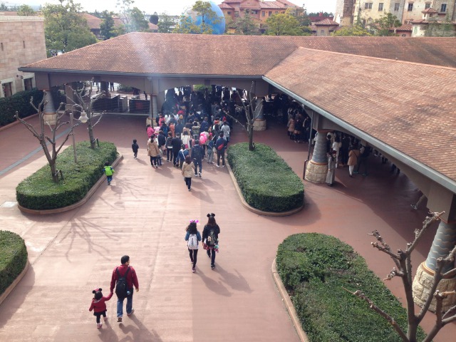 ディズニーの行列の画像