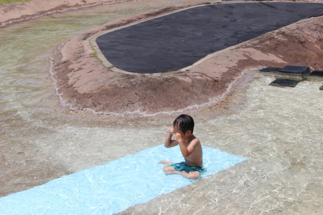東京ドイツ村のバシャバシャ池