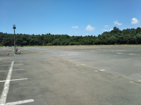 イバライドの駐車場