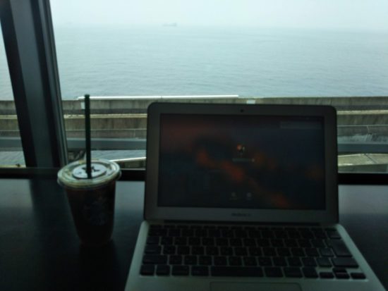 海ほたるのスタバ