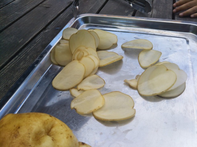 スライスしたじゃがいも