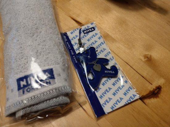 NIVEAのメモリアルフォト缶