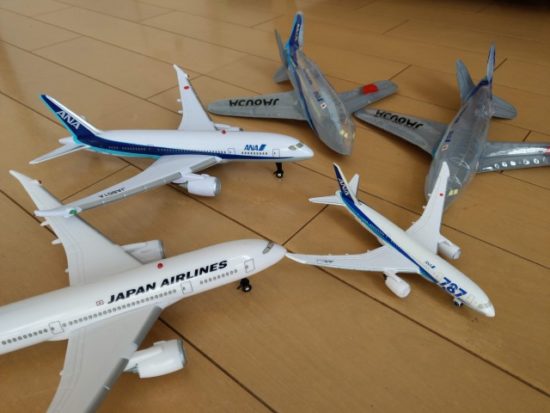 飛行機のおもちゃ
