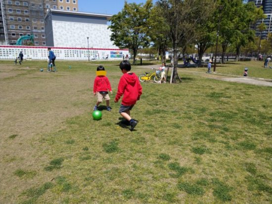 公園の子供たち