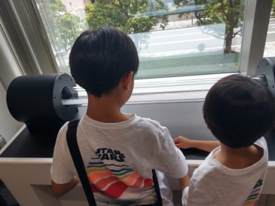 三菱みなとみらい技術館の子供たち