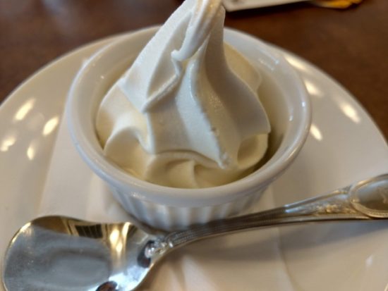 万世のソフトクリーム