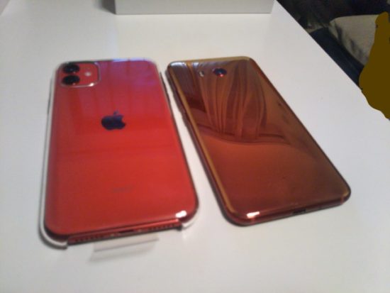 iPhone11とhtcu11