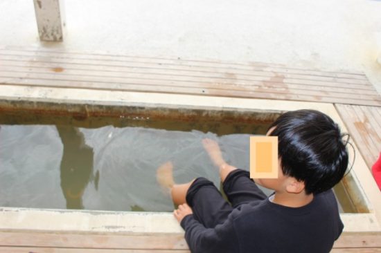 ウミカジテラスの足湯