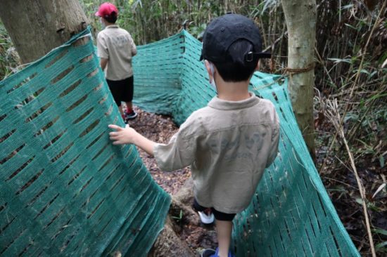 ウリンボ迷路ツインリンク子供たち