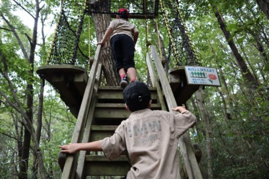ウリンボ迷路ツインリンク子供たち
