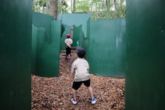 ウリンボ迷路ツインリンク子供たち