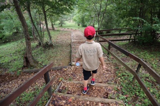 ツインリンクハローウッズの森子供たち