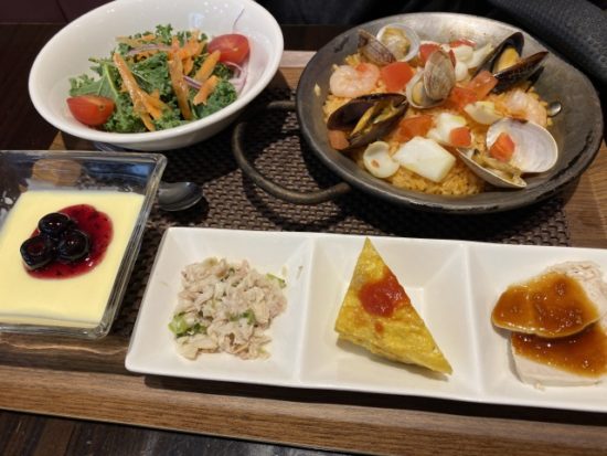 パエリアのお店