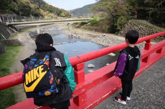 子供たちの画像