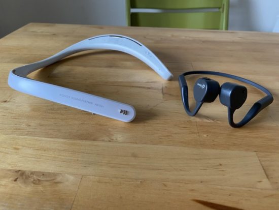 ネックスピーカーと骨伝導イヤホン