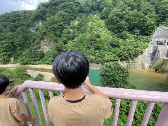 奥清津発電所の子供たち