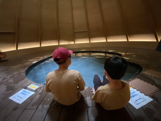 清津峡の子供たち