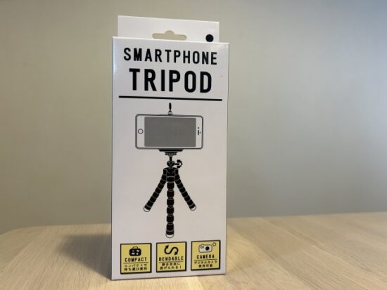 3COINSのモバイル三脚