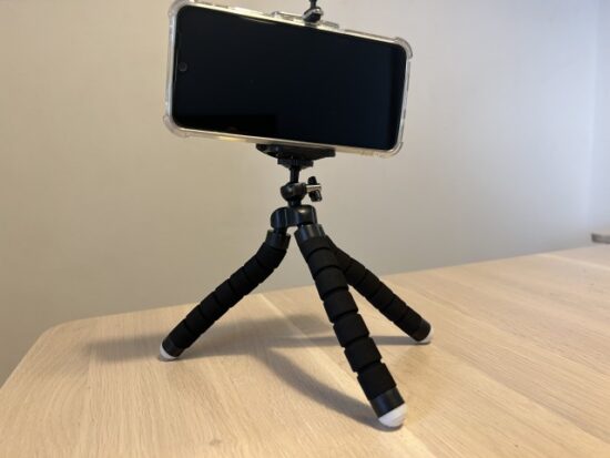 3COINSのモバイル三脚