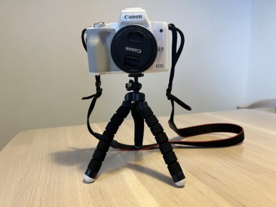 3COINSのモバイル三脚