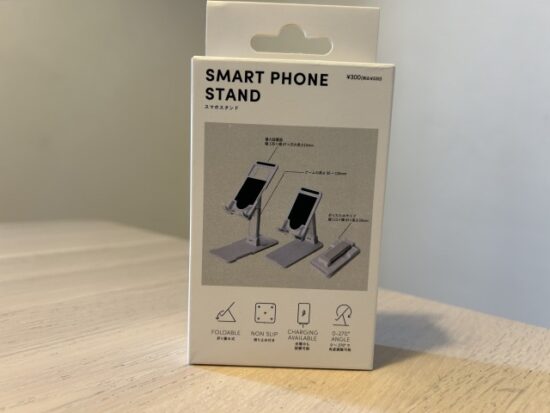 3COINSのスマホスタンド