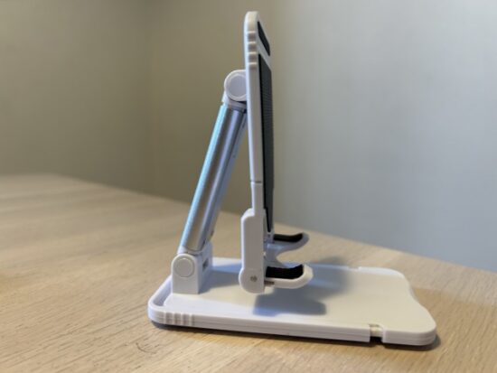 3COINSのスマホスタンド